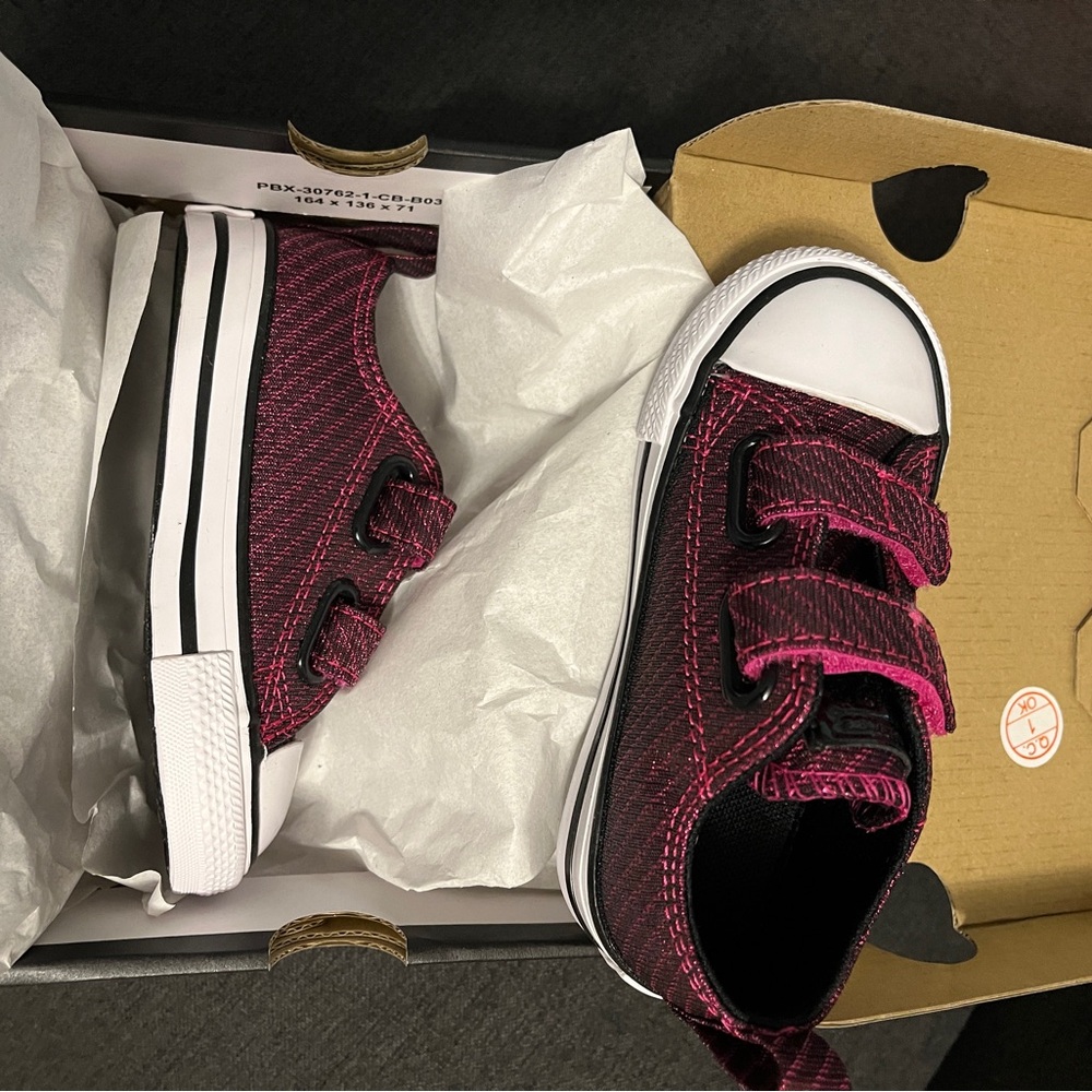 NIB Toddler Girl Converse